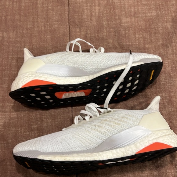 Adidas Boost - Picture 3 of 4